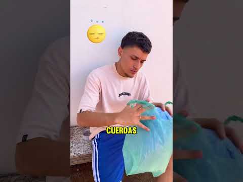 ¡La forma única de los brasileños de hacer una pelota! ⚽ thumbnail