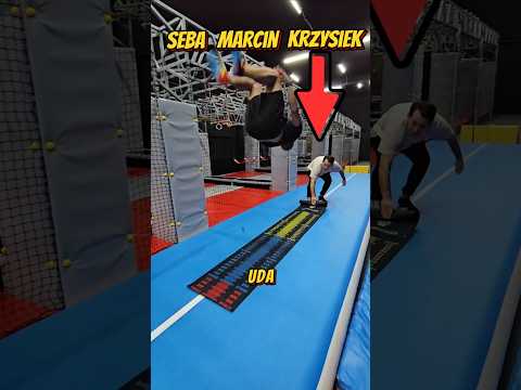 ROBIMY SALTA NA WIELKIEJ MIARCE 🤯📏 #challenge #trick #backflip #salto #shorts #airtrack thumbnail