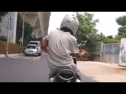 這人有吸吧 thumbnail