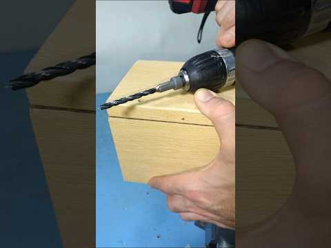 A Great Technique for Joining Wooden Pieces at 90 Degree Miters #diy #wood #tips #tricks thumbnail