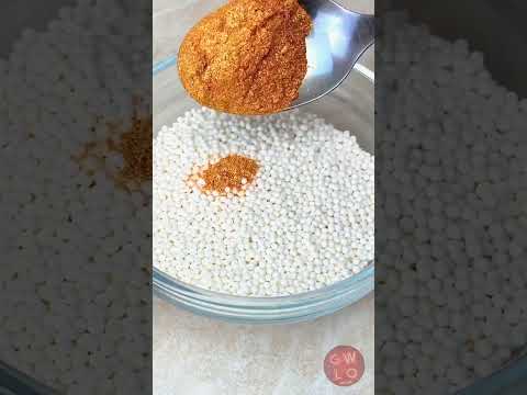 كرات ذهبية لعيد الميلاد ورأس السنة الجديدة thumbnail