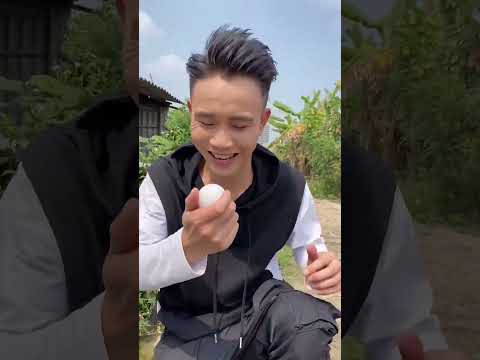 小风捏碎妈妈的翡翠戒指，成功以假乱真！#shorts #funny #搞笑 thumbnail