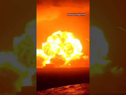 Blue Origin rocket explodes during ground test thumbnail