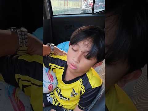 Papa Ryu Ara Yg G Mw Ltihan Sepak Bola Msih Mw Tidur D Mobil Cape Abis Pramuka. Smangat Papa Temani👬 thumbnail