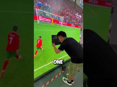 He Fixed Ronaldo's Screen!?⚽ thumbnail