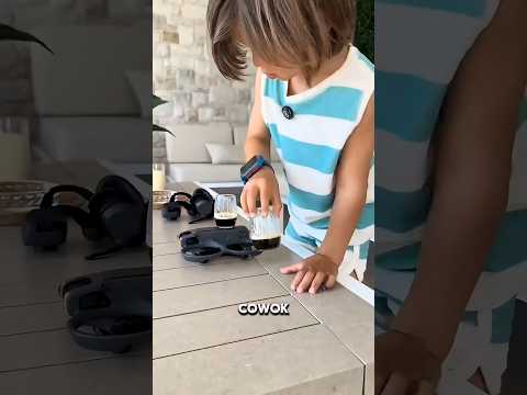 Anak laki-laki ini mengirim kopi ke orang tuanya memakai drone. #shortsvideo thumbnail