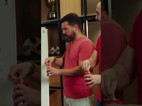 É OU NÃO É ESSA COCA-COLA TODA? | #shorts thumbnail