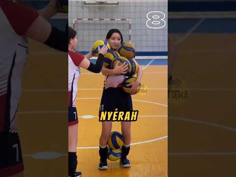 Berapa Banyak BOLA VOLI Yang Bisa DIPEGANG❓?#lucu #olahraga #videoviral thumbnail