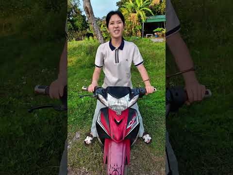 Giai điệu vui vẻ phát ra từ còi xe máy #shorts thumbnail