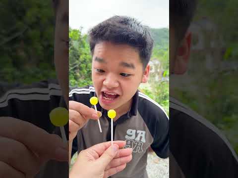 Kẹo mút kiến đen vs Kem Socola Cái Nào Tốt Hơn Cho Mùa Hè thumbnail