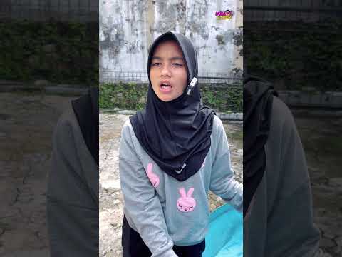 TENDANYA TIAN BERAT SAAT DI ANGKAT😁😅 #comedy #hiburansegar #funny #shorts #humor thumbnail