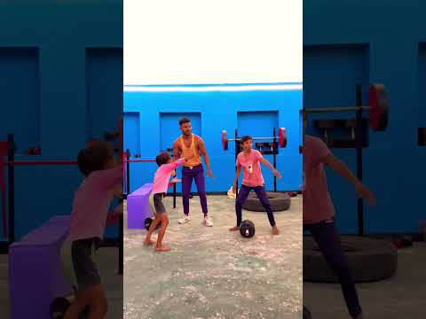 Dog ne dumbbell tod diya ??? #shortvideo #funnyvideo #funnyshorts #comedyvideos #funny thumbnail