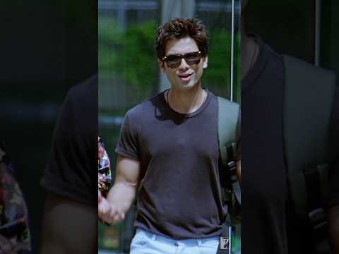 #JingleJingle sabki jebein 👀 | #ShahidKapoor | #AnushkaSharma | #BadmaashCompany | #upbeatsong thumbnail