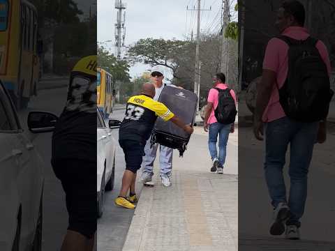 El pasajero de cartón ? #funny thumbnail