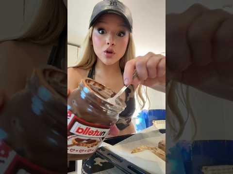 Hago Crumbl Cookies para mis amigos #shortsvideo #receta thumbnail