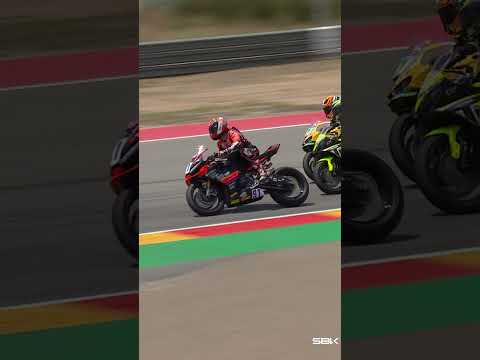 Vannucci's crash in an incident with Torres in Race 2 😕 | 2026 #AragonWorldSBK 🇪🇸 thumbnail