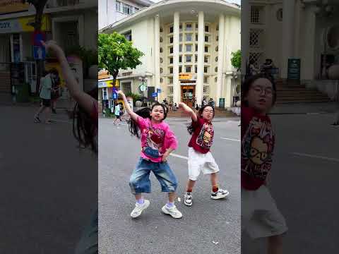 Follow us #dance #lecirque #day #nhay #minhx thumbnail
