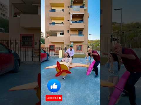 البنت الصغيره صنعة طائره #funny #comedy ./ماشا thumbnail