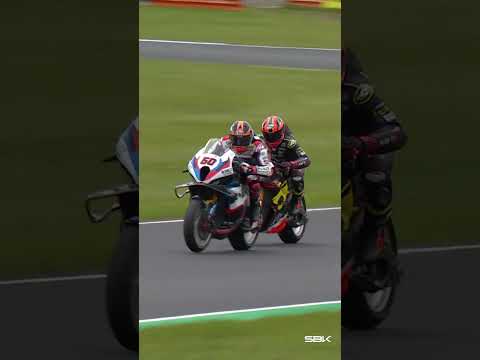 Sam Lowes 🆚 van der Mark: a fierce battle 🚀 | 2026 #CzechWorldSBK 🇨🇿 thumbnail