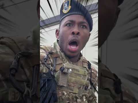 有些兵一看就是個新兵 thumbnail