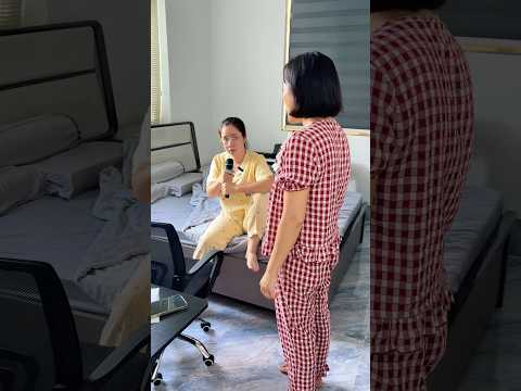 Vô chị 2 chơi bị đuổi nữa rồi /ÚtKha_nè #shortvideo #haihuoc #giaitri thumbnail