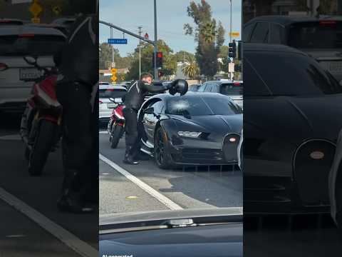 Mira, lo qué pasa golpea un carro de policía ?‍♂️?‍♂️??￼ thumbnail