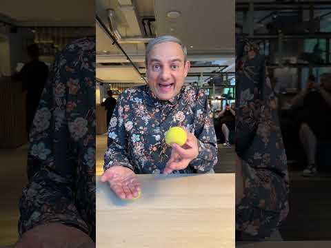 Magic? 👀 | Arnaldo Mangini #comedy #magic thumbnail