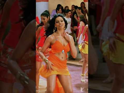 Humse khataa koi ho jaaye na 🤭 | #TouchMe | #Dhoom2 | #DanceSong | #Dance | #PartySong thumbnail
