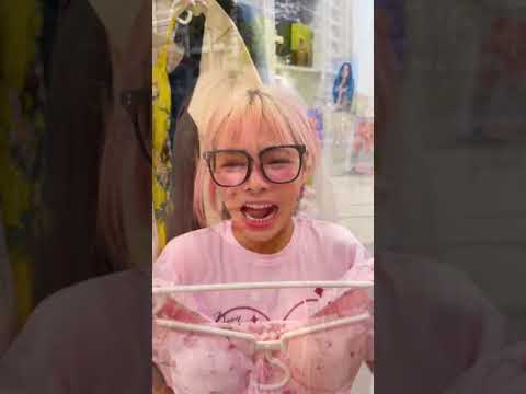 How girls pick date looks for tomorrow👚🤣 #shorts #funny thumbnail
