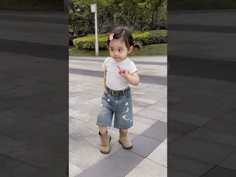 瞒着奶奶悄悄练舞，还特意加了新动作? #萌娃跳舞#爱跳舞的宝宝#人类幼崽越养越上头 #可爱到爆炸? thumbnail