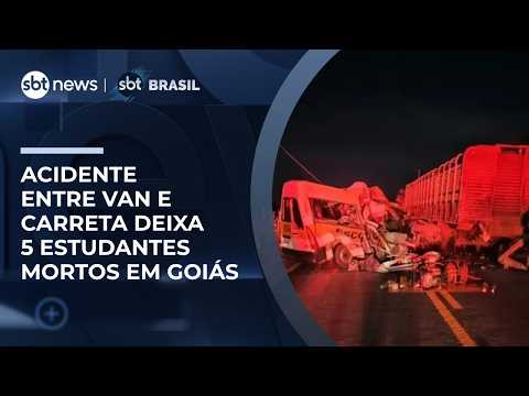 Colisão entre van escolar e carreta mata 5 estudantes no interior de Goiás | #SBTBrasil thumbnail