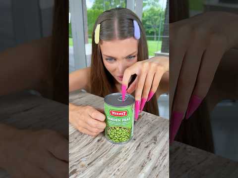 Life hack: How to open a can 🥫😍 thumbnail