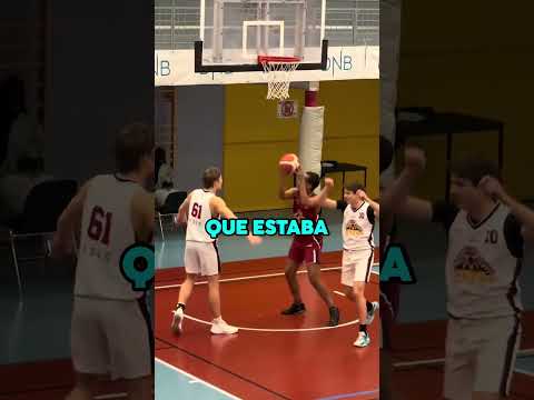 un GESTO de EQUIPO HIZO este PARTIDO INOLVIDABLE 🏀😍 #shorts #deporte #baloncesto #basketball #wow thumbnail