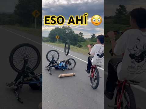 Sin sentido👀 #stunt #bikelife #shortvideo #biketricks thumbnail