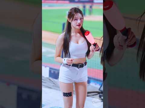 미녀들이 우굴우굴 이예빈 치어리더 李藝斌 Lee Yebin cheerleader ktwiz thumbnail