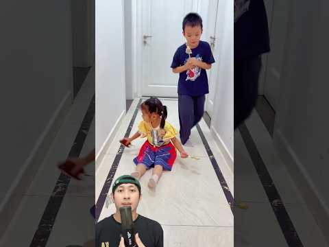 KAKAK PRANK TERBANGIN PERMEN ADIK‼️🤯😱@PresentHunt #remix #dubbing #trending thumbnail
