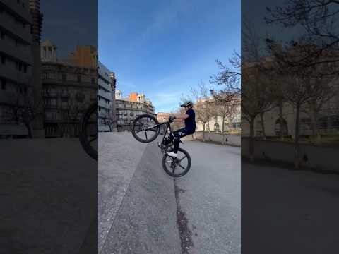 Más trucos en la nueva bici??? #bike #bikers #mtb thumbnail