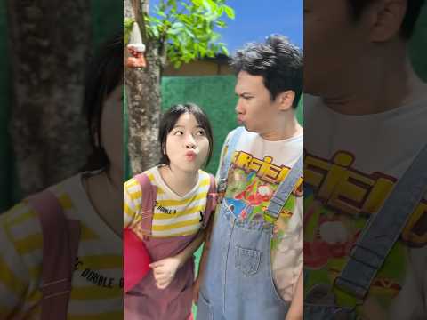 ใครกระพริบตาก่อนอดกินขนม #ตลก #โบ๊ะบ๊ะshorts #พี่นาว #shorts thumbnail