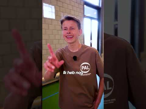 Hij heeft zijn VOET GEBROKEN?!?? Heb jij weleens wat gebroken?? thumbnail