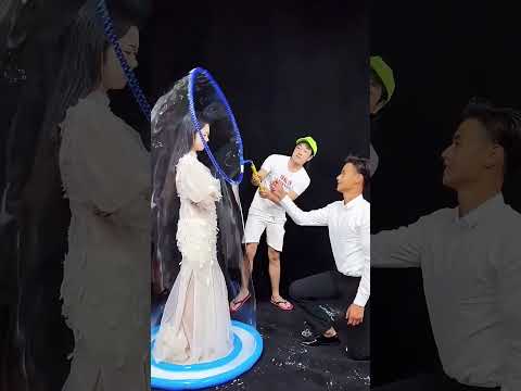 A newlywed couple finally got the perfect bubble wedding photos! thumbnail