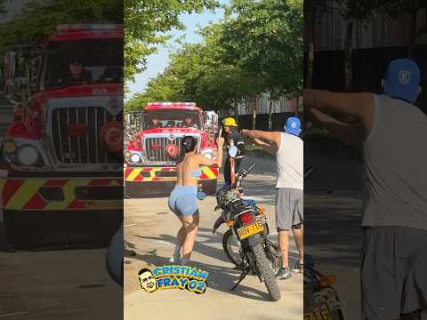 El camión 🚒 de bomberos de cartón 📦 #funny #viralvideo #humor thumbnail
