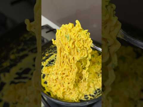Noodle 🍝 İlk lokmadan sonra geri dönüş yok. #noodle #busezeynep thumbnail