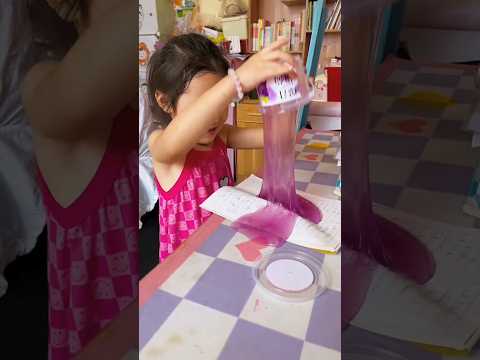 Tôi bị người khác đổ slime lên sách thumbnail