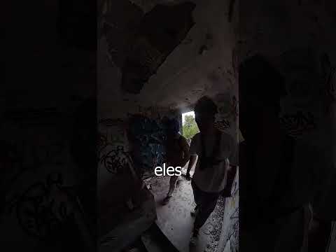 Quem era aquela pessoa no prédio abandonado?? #creepy #mysterious #viral thumbnail