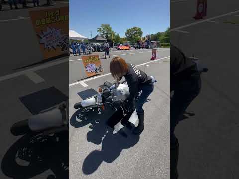 【バイク引き起こし／HONDA CB400super four】バイク女子ボウラーあいか#bike #shorts #shortvideo thumbnail