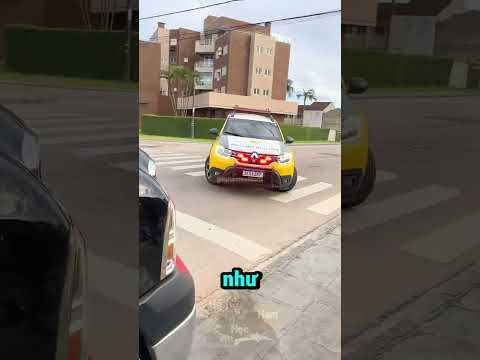 Trêu Cảnh Sát Bằng Tiếng Còi Chạy Bằng Cơm Và Cái Kết... 😂 thumbnail