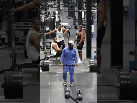 Here We Go ? #anatoly #gym #prank thumbnail