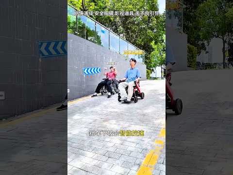Nonna Sfida l'Auto Elettrica... e se Ne Impadronisce! 😂👵🚗⚡ thumbnail