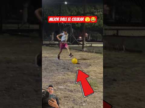No vayas a tropezarte ?? #humor #viral #funny #comedy thumbnail