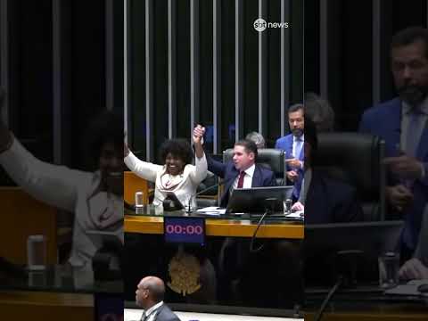Fim da escala 6x1: Câmara aprova pec em 2 turnos sem alterações thumbnail
